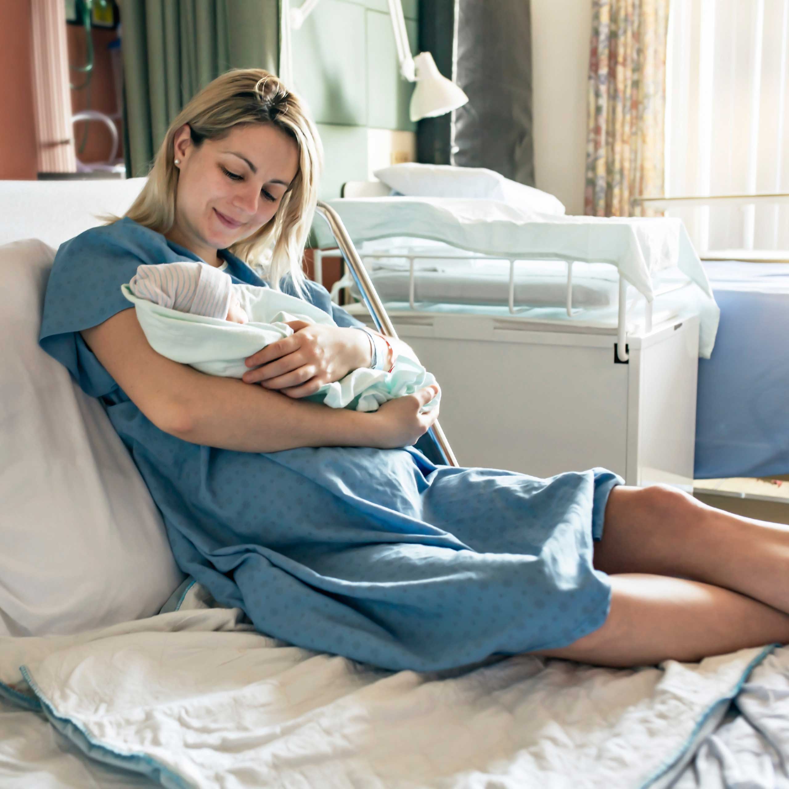 Podkłady chłonne dla kobiet w ciąży i mam po porodzie